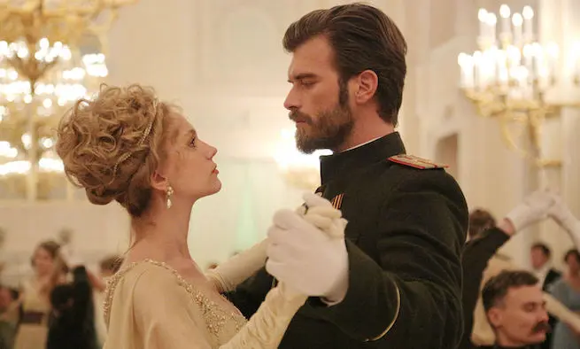 La Ragazza e l’Ufficiale: anticipazioni, streaming e ascolti