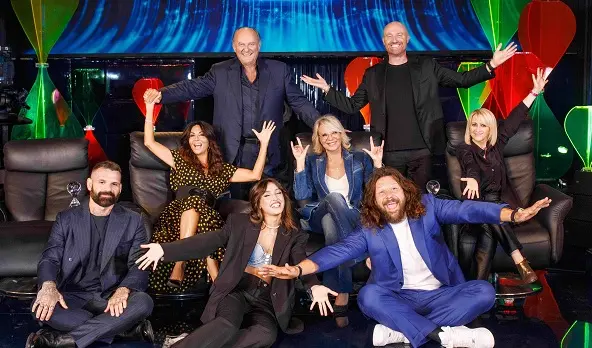 Programmi TV di stasera, sabato 23 settembre 2023. I debutti di Arena Suzuki dai 60 ai 2000 su Rai 1 e Tu Sì Que Vales su Canale 5