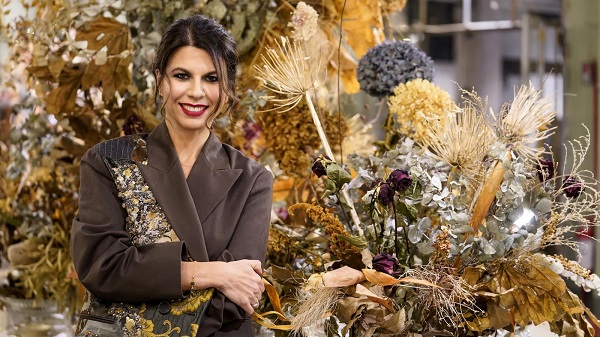 Programmi TV di stasera, giovedì 5 ottobre 2023. Geppi Cucciari conduce su Rai3 un nuovo appuntamento di ‘Splendida Cornice’