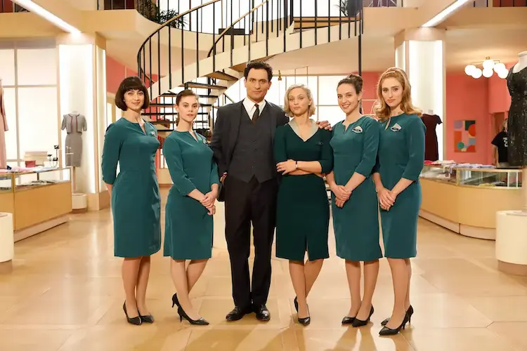 Il Paradiso delle Signore, anticipazioni (6-10 novembre 2023): Agata sempre più attratta da Roberto