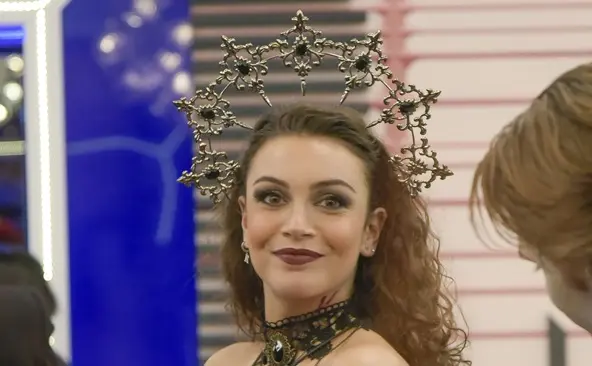 Grande Fratello, Mughini ad Angelica: «Hai un futuro da zoccola»