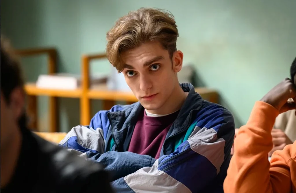 Ascolti TV | Martedì 12 dicembre 2023. Vince Un Professore (3,88 mln – 21.3%), la Champions al 18% (3,73 mln)