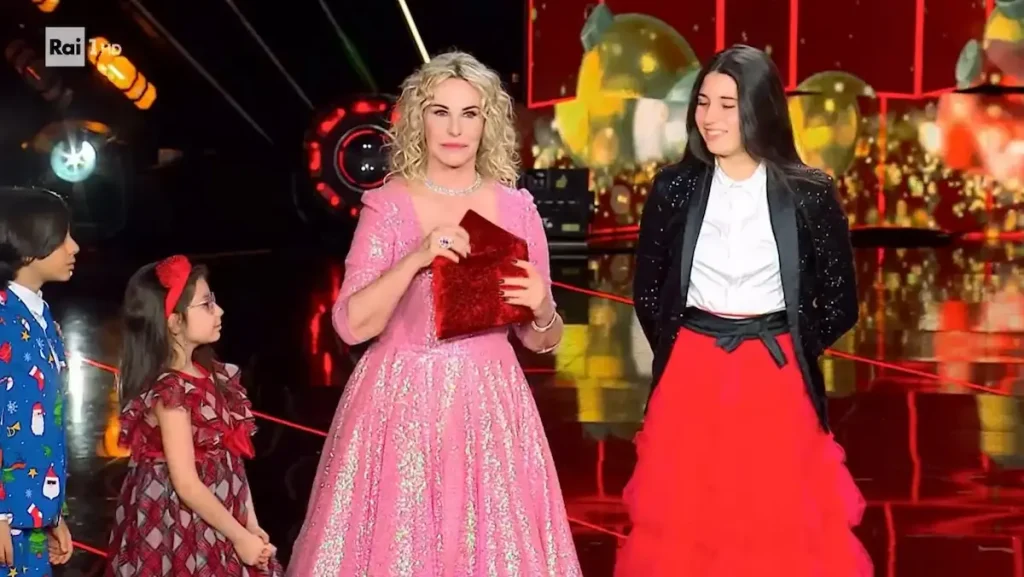 Ascolti TV | Venerdì 22 dicembre 2023. The Voice Kids (3,6 mln – 23.5%) chiude sopra Ciao Darwin (2,9 mln – 21.7%)