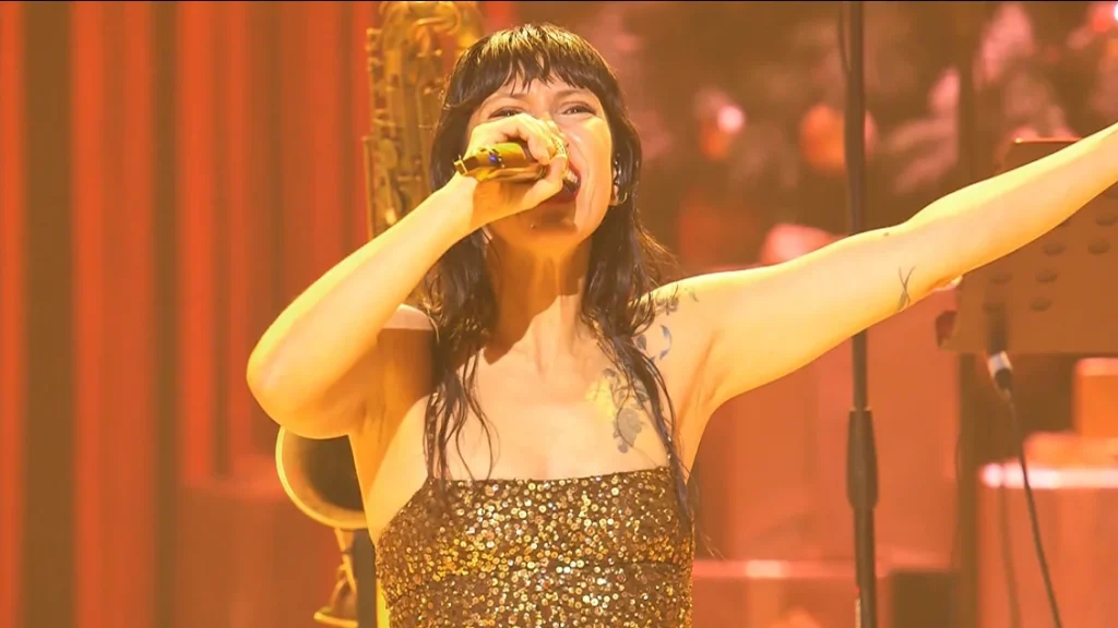 Ascolti TV | Domenica 24 dicembre 2023. Vince Canale5 con Elisa (2,3 mln – 19.5%). Una Poltrona per Due 15.4% (2,1 mln)