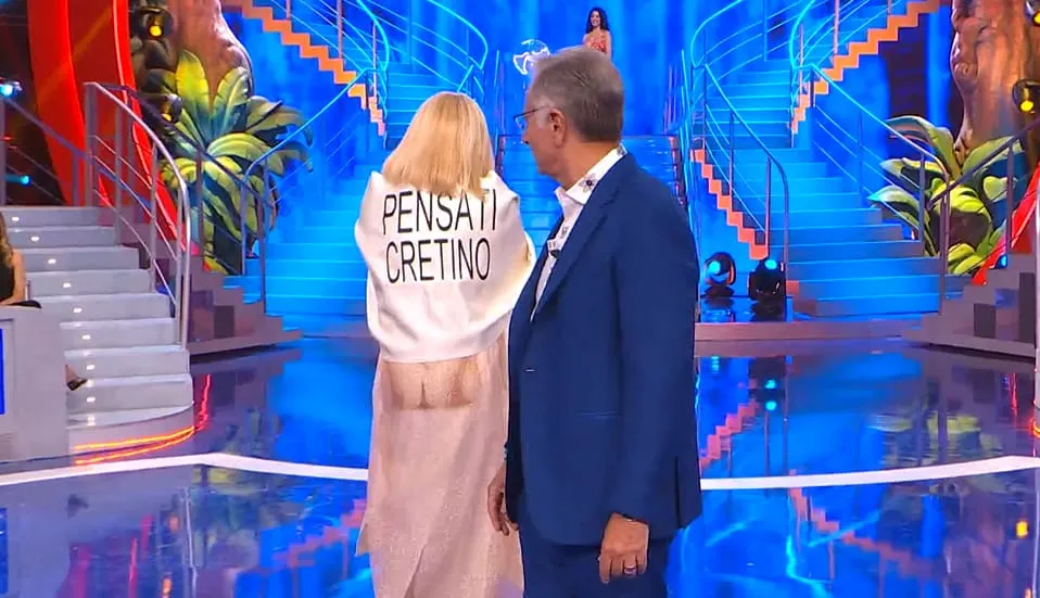 Ascolti TV | Venerdì 8 dicembre 2023. The Voice Kids cresce (3,85 mln – 22.7%) e allunga su Ciao Darwin (3,28 mln – 21.7%)