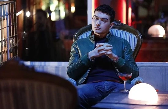 Programmi TV di stasera, mercoledì 29 novembre 2023. Su Rai2 il secondo appuntamento di ‘Noi Siamo Leggenda’