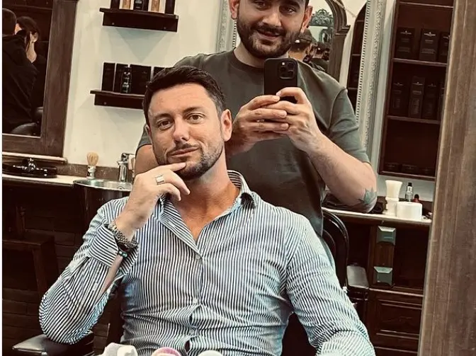 Andrea Giambruno ‘riparte’ senza ciuffo