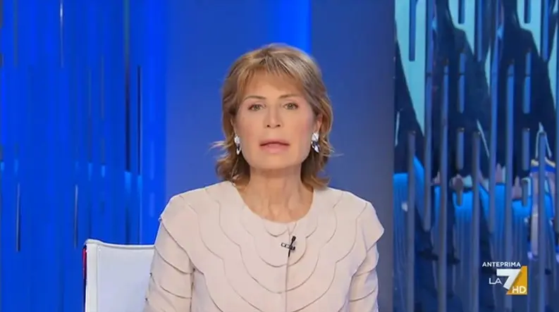 Gruber ospita il comico artefice dello scherzo telefonico alla Meloni