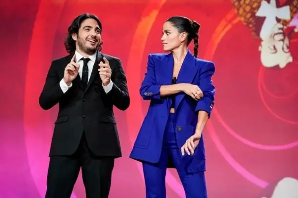 Programmi TV di stasera, venerdì 17 novembre 2023. Su Italia 1 un nuovo appuntamento con ‘Le Iene’