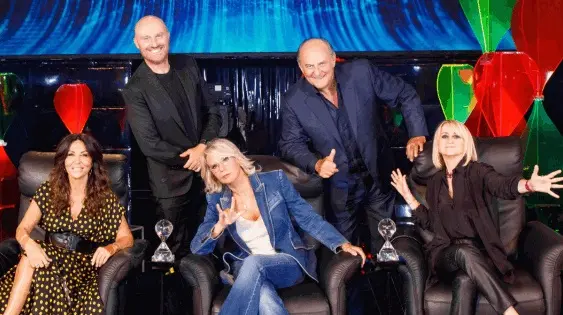 Programmi TV di stasera, sabato 18 novembre 2023. Su Canale 5 la finale di ‘Tu Si Que Vales’