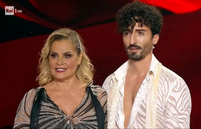 Citofonare Rai2 in diretta la Vigilia di Natale con il post finale di Ballando con le Stelle