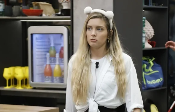 Grande Fratello, Anita sbotta dopo l’attacco di Signorini