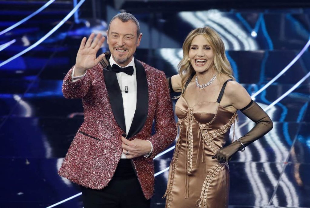 Ascolti TV | Venerdì 9 febbraio 2024. Sanremo fa il botto con le cover: 67.8% – 11,9 mln