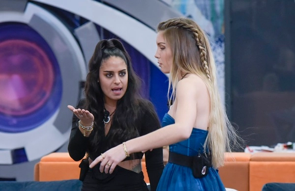 Grande Fratello, Simona Tagli contro Perla e le sue amiche