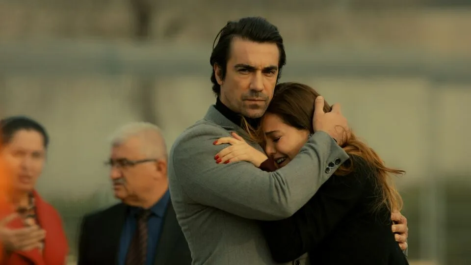 Terra Amara, anticipazioni (26/02-2/03/2024): Zuleyha sospettosa su Hakan