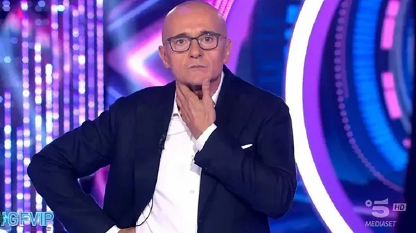 Alfonso Signorini si scaglia contro i concorrenti di Grande Fratello