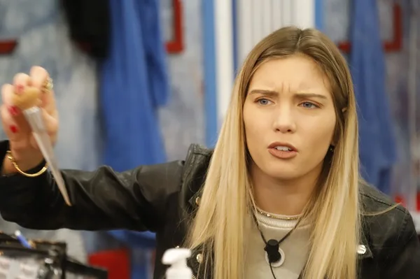 Grande Fratello, Anita smontata da Stefano