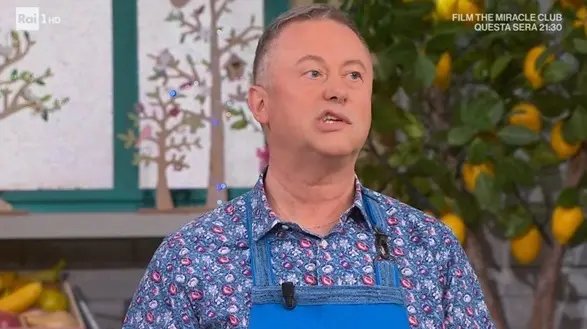 È Sempre Mezzogiorno, Persegani con una paralisi facciale