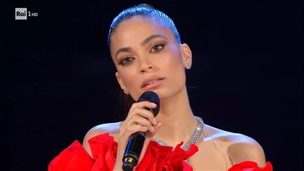 Elodie e Gino Paoli se le cantano di santa ragione