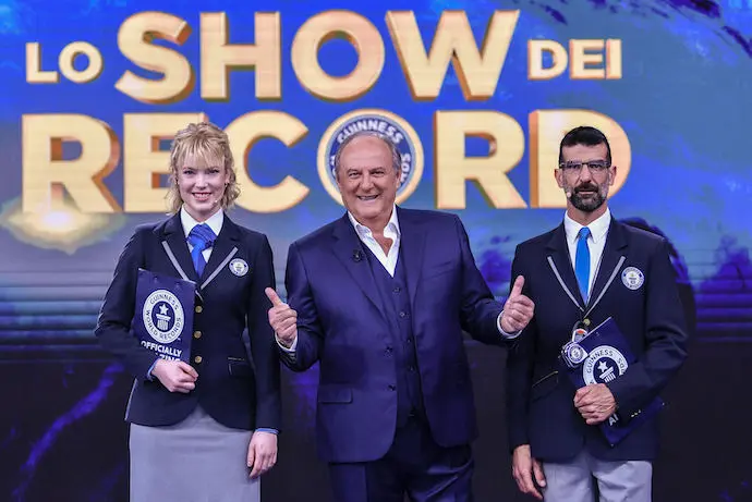 Ascolti TV | Domenica 21 Aprile 2024. Lo Show dei Record chiude al 14.5%, Makari 13.8%