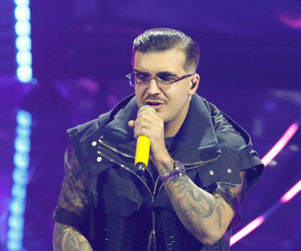 Totovincitore Sanremo 2024: testa a testa tra Geolier e Angelina