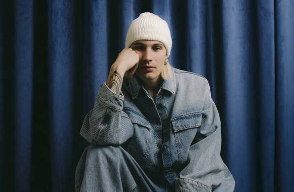 Sanremo 2024: Il Tre canta alle 3 di notte! Il commento del cantante