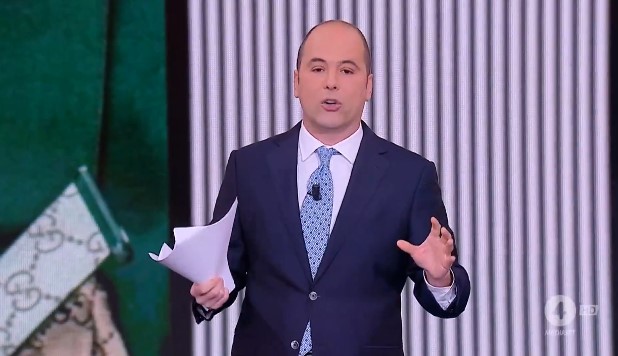 Dritto e Rovescio, Vinonuovo sostituisce l’assente Del Debbio