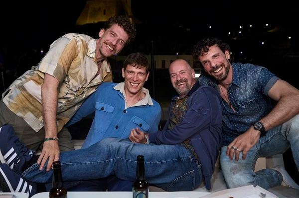 Maschi Veri: Netflix Italia si butta sul remake di una serie spagnola