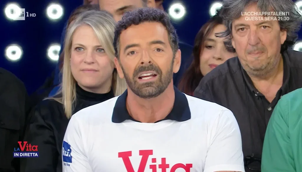 Alberto Matano non si schioda da La Vita in Diretta: «Sarò ancora qui a settembre»