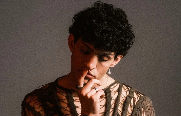 Classifica FIMI: Altrove di Ultimo domina negli album, Come Un Tuono resiste nei singoli