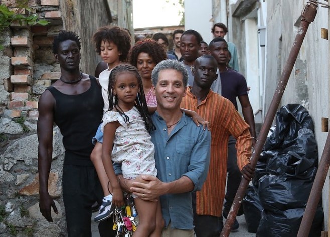 Mimmo Lucano accusa la Rai di non mandare in onda la fiction a lui dedicata per ragioni politiche