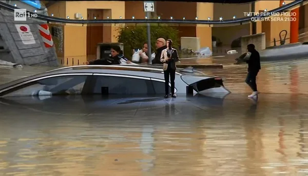 Ossini non sa di essere in onda e ‘fa le prove’ in diretta a Unomattina