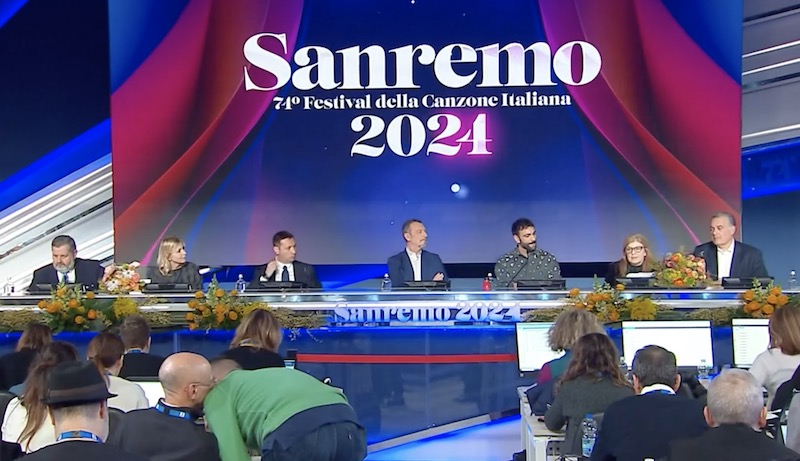 Sanremo 2024, conferenza stampa prima serata in diretta