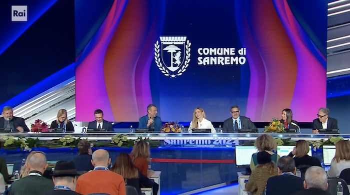 Sanremo 2024, conferenza stampa della quarta serata in diretta
