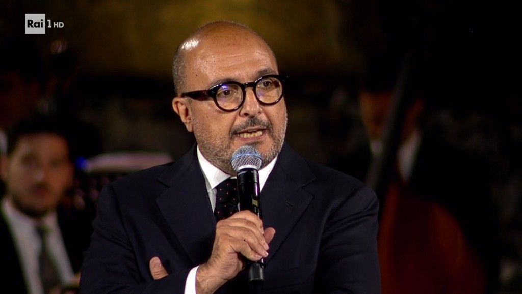 Taobuk, fischi al Ministro Sangiuliano tagliati su Rai 1