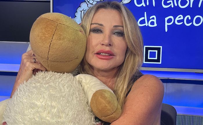 Paola Ferrari risponde a Melissa Satta che le ha dato della rosicona