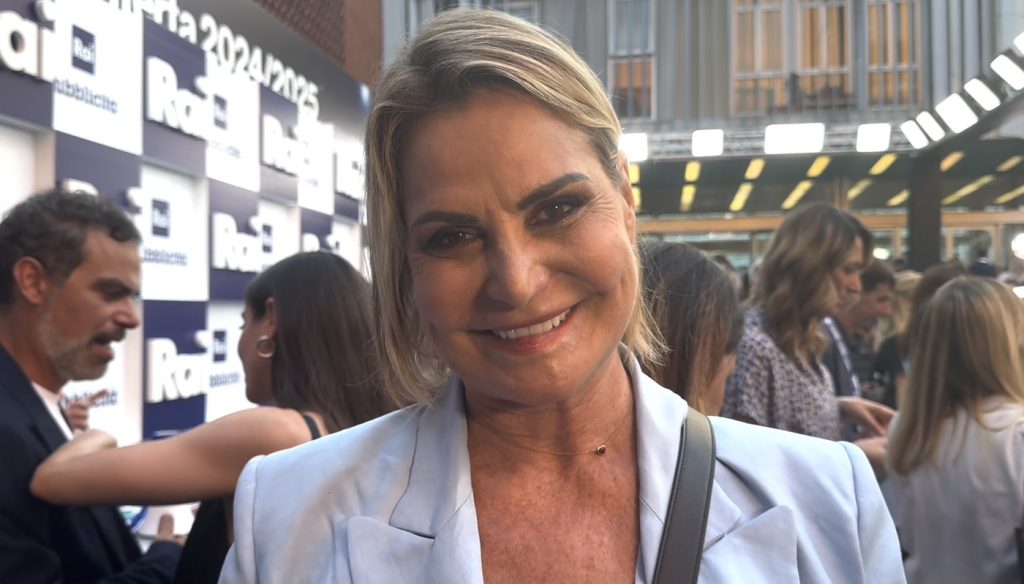 Simona Ventura: “Citofonare Rai2 ancora più a trazione comica”