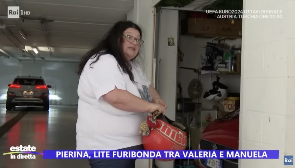 Omicidio Pierina Paganelli, scoppia la rissa davanti agli inviati di Estate in Diretta e Pomeriggio Cinque