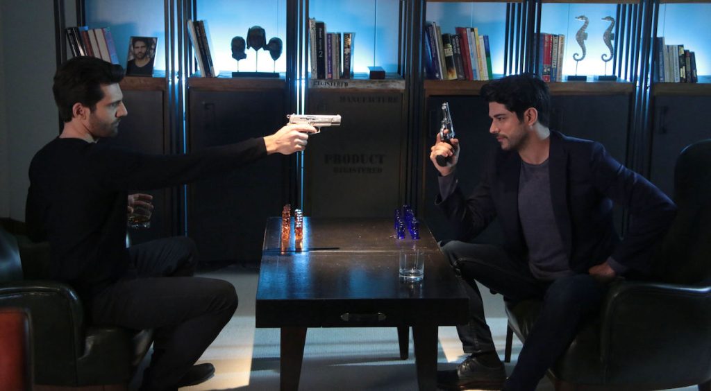 Endless Love, anticipazioni (23-28 giugno 2024): Kemal ed Emir si sfidano alla ‘roulette turca’ con una pistola