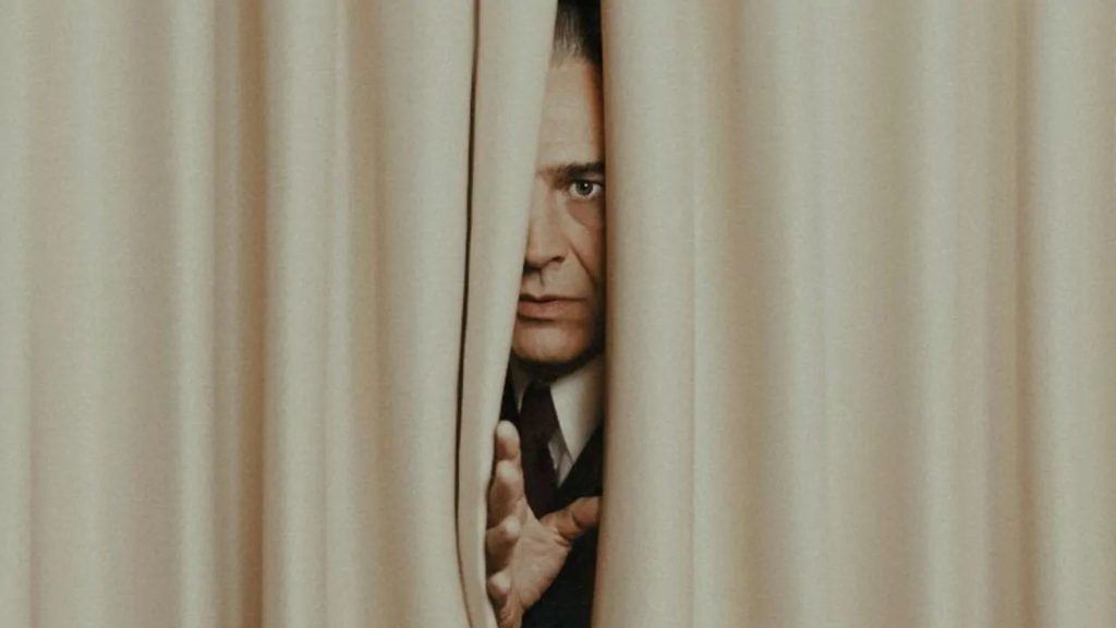 Alberto San Juan in Cristobal Balenciaga