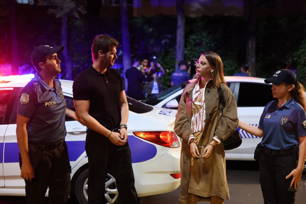 The Family 2 - Kivanc? Tatlitug (Aslan) e Serenay Sarikaya (Devin)