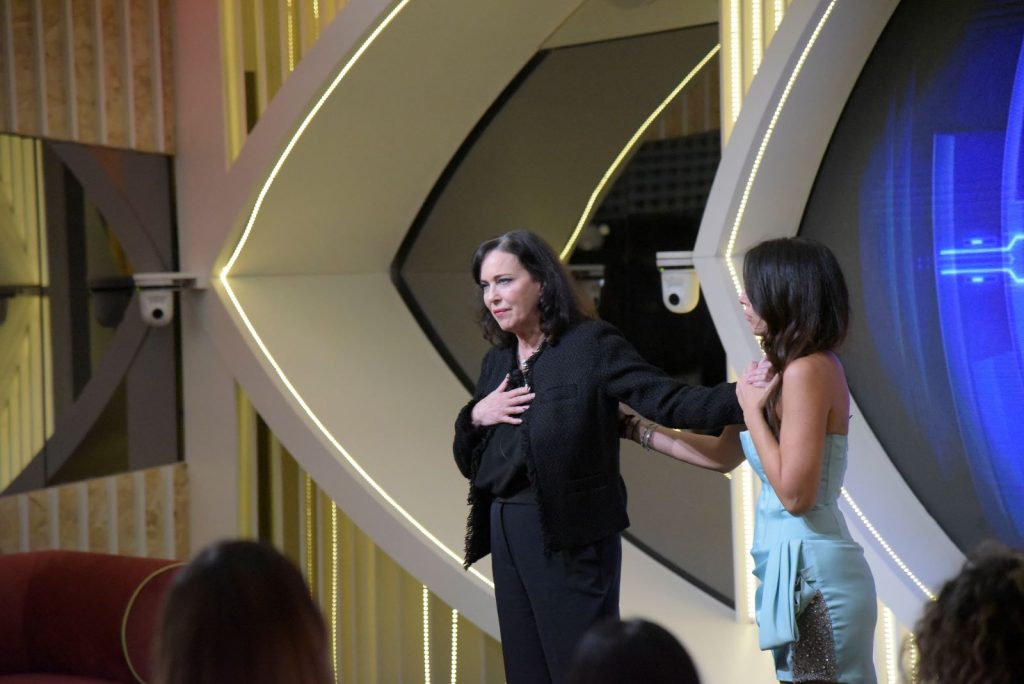 Grande Fratello 18, diretta sesta puntata: Clarissa Burt è la prima eliminata