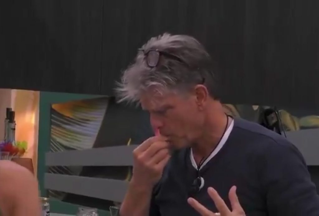 Clayton Norcross si rompe un dente al Grande Fratello