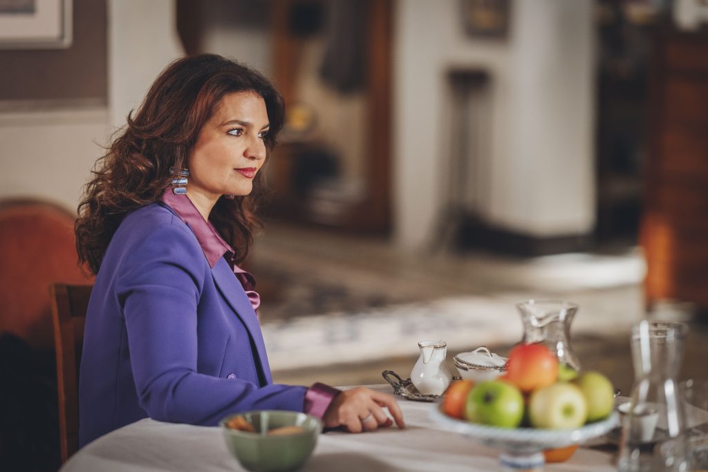 Tosca D’Aquino è la mamma del capitano di Don Matteo