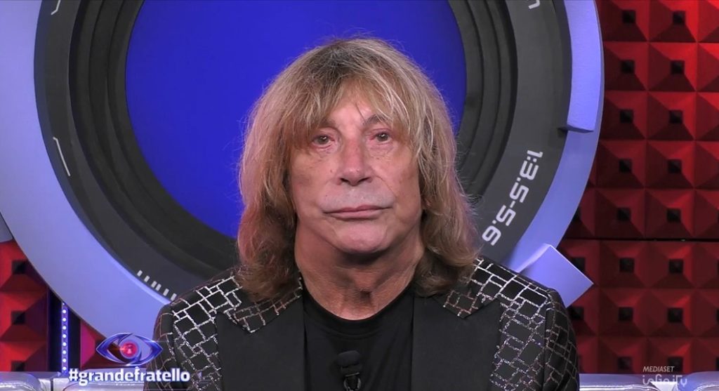 Grande Fratello 18, diretta settima puntata. Colpo di scena: Enzo Paolo mette in dubbio il suo matrimonio con Carmen Russo