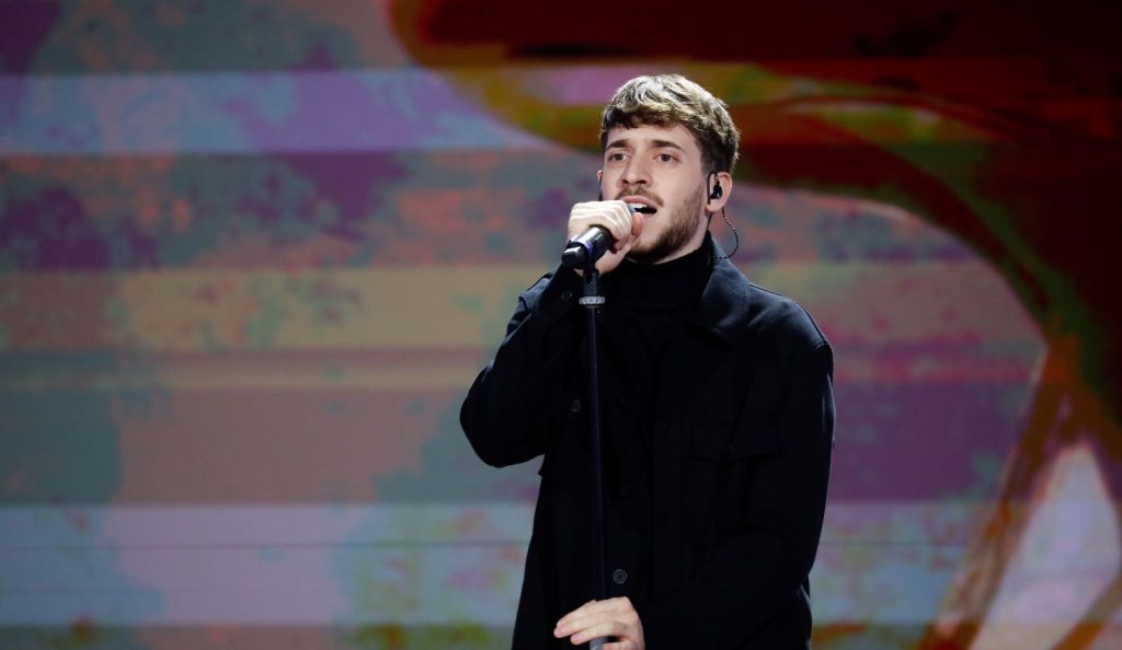 Amici 24, anticipazioni sesta puntata: tornano Holden e Mew