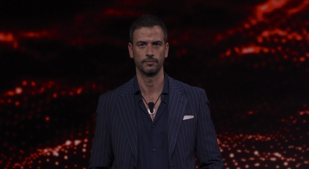 Grande Fratello, Iago Garcia vs Beatrice Luzzi: ‘E’ intelligente come la Strega di Macbeth”