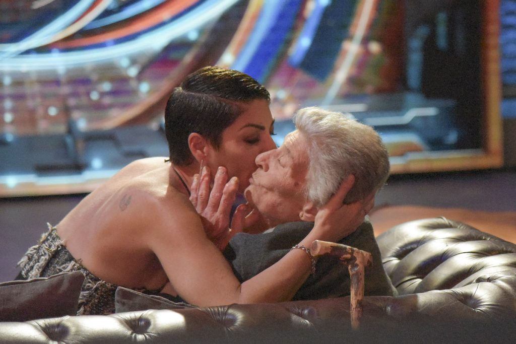 Grande Fratello: il passato da badante di Ilaria Galassi