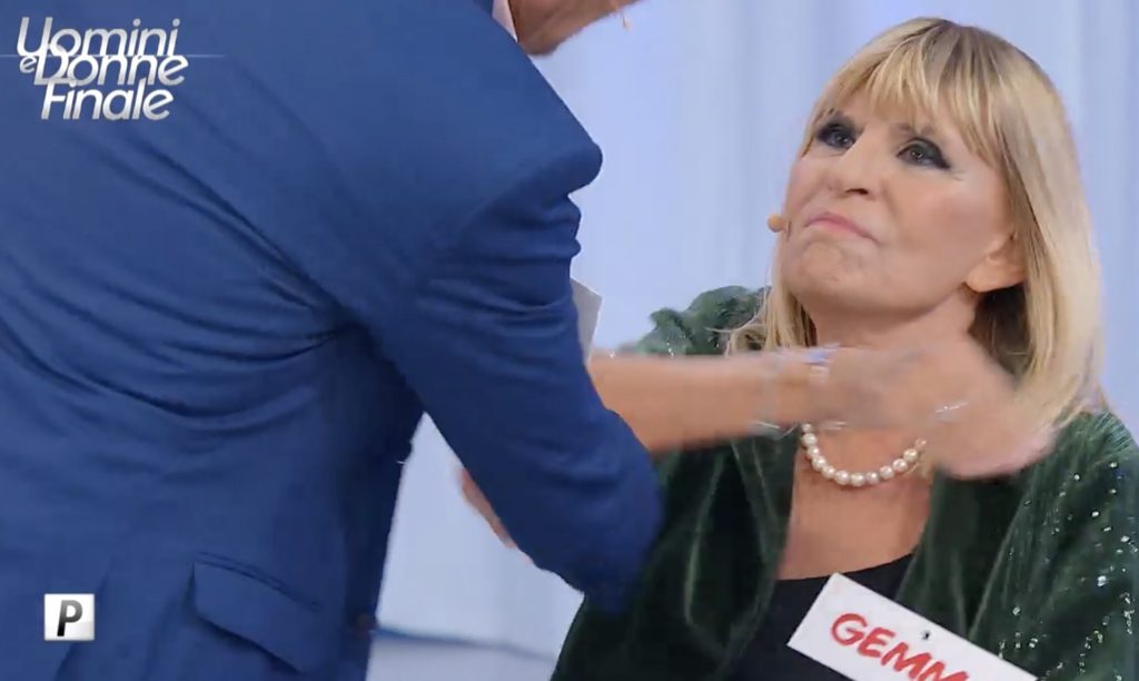 Uomini e Donne: lo schiaffo di Gemma al corteggiatore