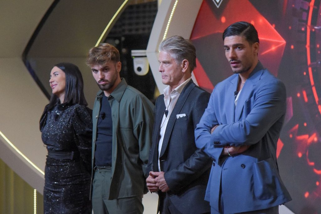 Grande Fratello 18, diretta quattordicesima puntata: eliminato Clayton, scoppiate le coppie